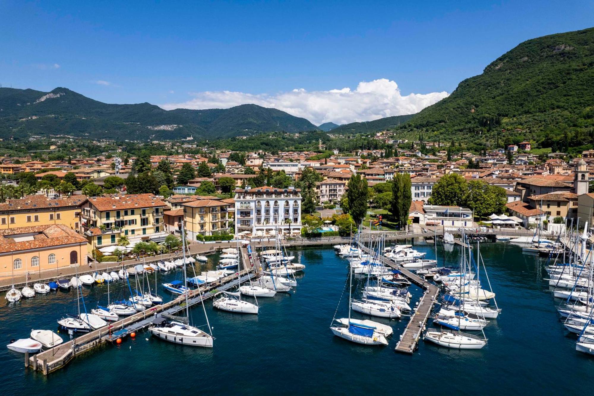 Bellerive Lifestyle Hotel Salo Bagian luar foto